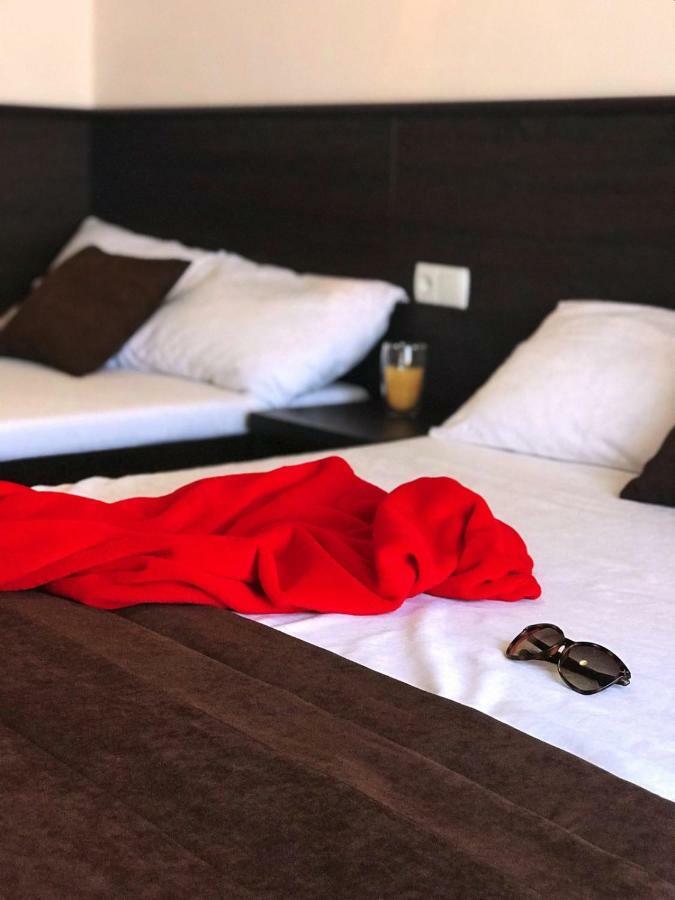 Marmaris Hotel Skadovsʼk Екстериор снимка